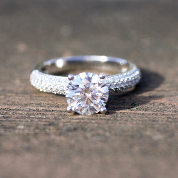 2 Carat Moissanite Engagement Ring Handcrafted in Sterling Silver 925 D VVS - Picture 4 of 8